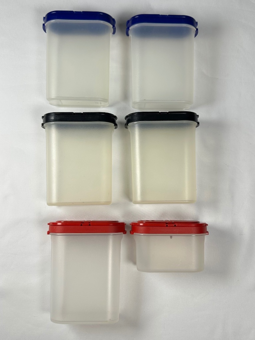 Tupperware Modular Mate Spice Shaker Containers Flip-Top Lids, Lot of 6.